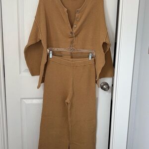 SET - Wide-Leg Knit Pants in Camel and sweater